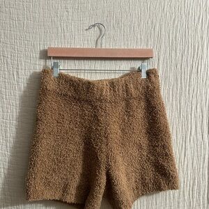 SKIMS Cozy Knit Bouclé Shorts in the "Camel" Sz s/m